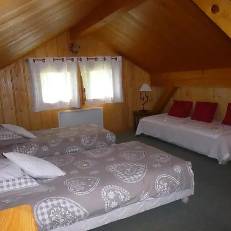 Chalet * Lioutraz * *